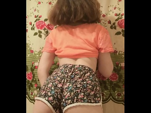 ❤️ Giovane pupa sexy fa uno striptease riprendendo i suoi pantaloncini alla telecamera ️❌ Video di sessoal it.special-grasser.ru ❌