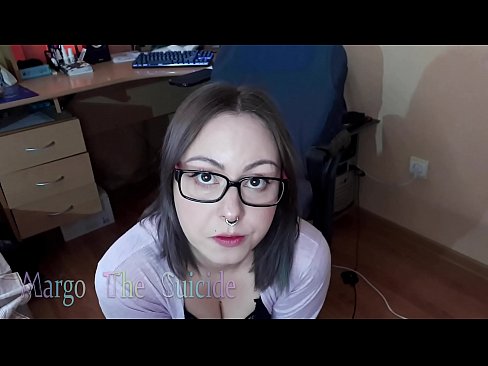 ❤️ Ragazza sexy con gli occhiali succhia il dildo profondamente sulla macchina fotografica ️❌ Video di sessoal it.special-grasser.ru ❌